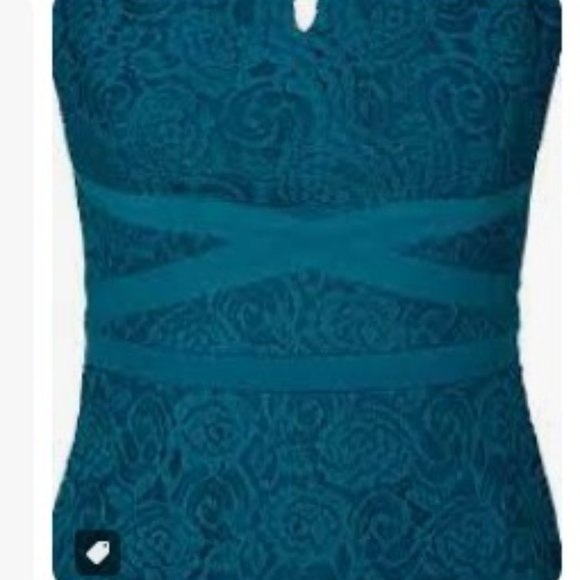 Sangria Banded Lace Sheath Dress - Picture 3 of 5